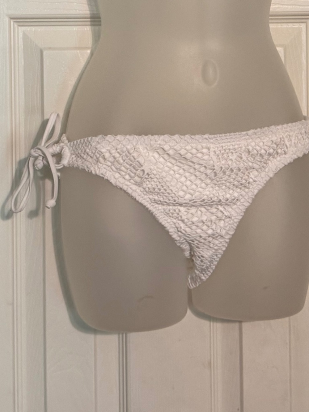 NWOT Reef White Mesh Bikini Bottoms ,Hygienic Liner Attached,Size L